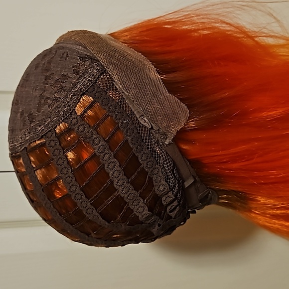 Lace front synthetic wig - Picture 7 of 8